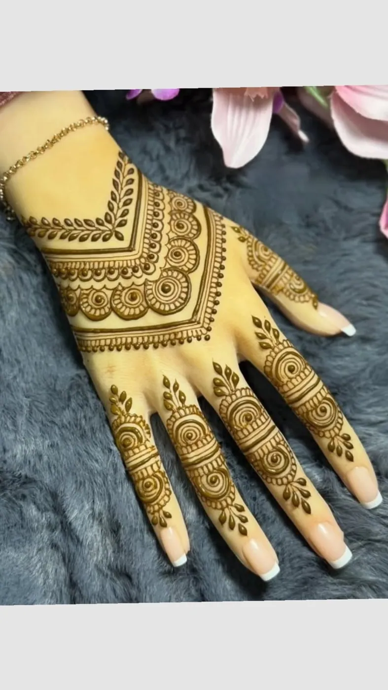 Stylish Arabic Mehndi Design #103