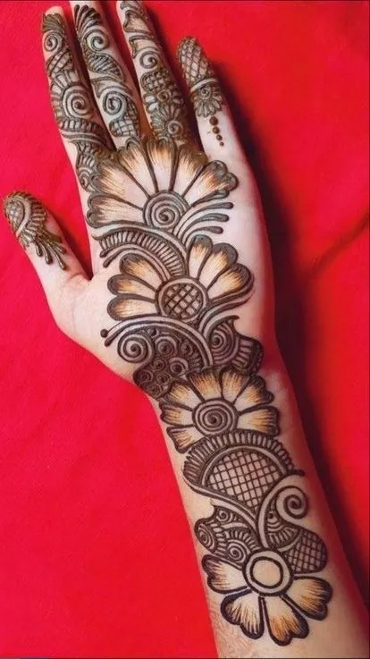 Intricate Arabic Mehndi Design #18