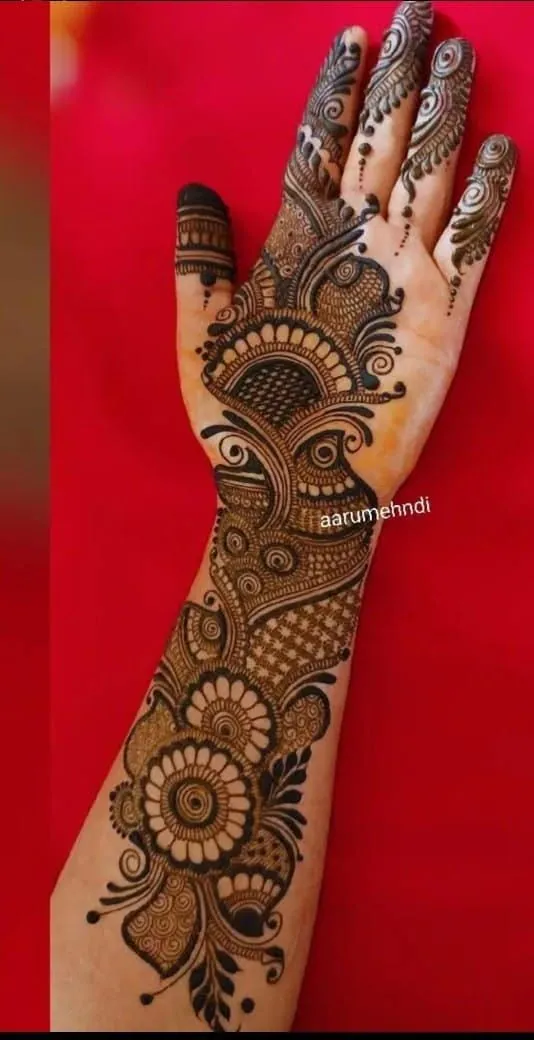 Trendy Arabic Mehndi Design #36