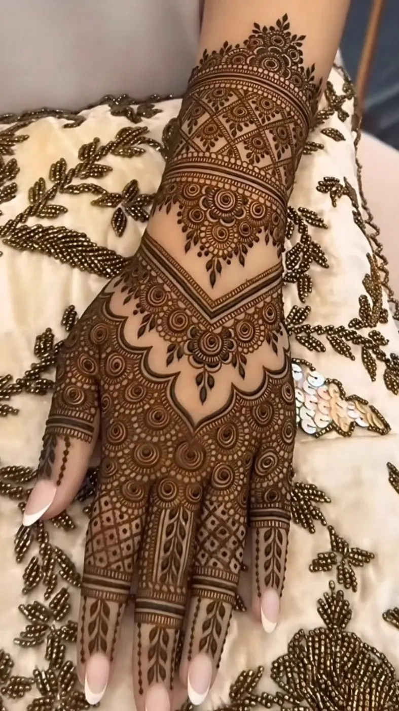 Graceful Arabic Mehndi Design #67