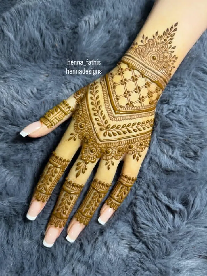 Trendy Arabic Mehndi Design #96