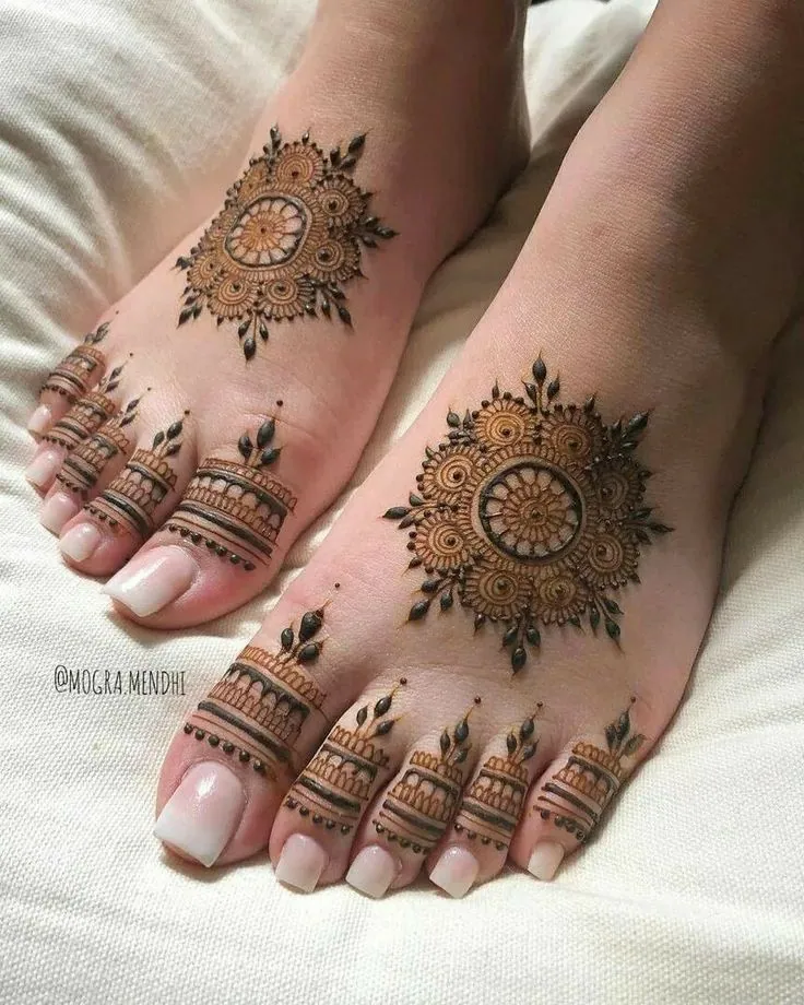 Trendy Feet Mehndi Design #26