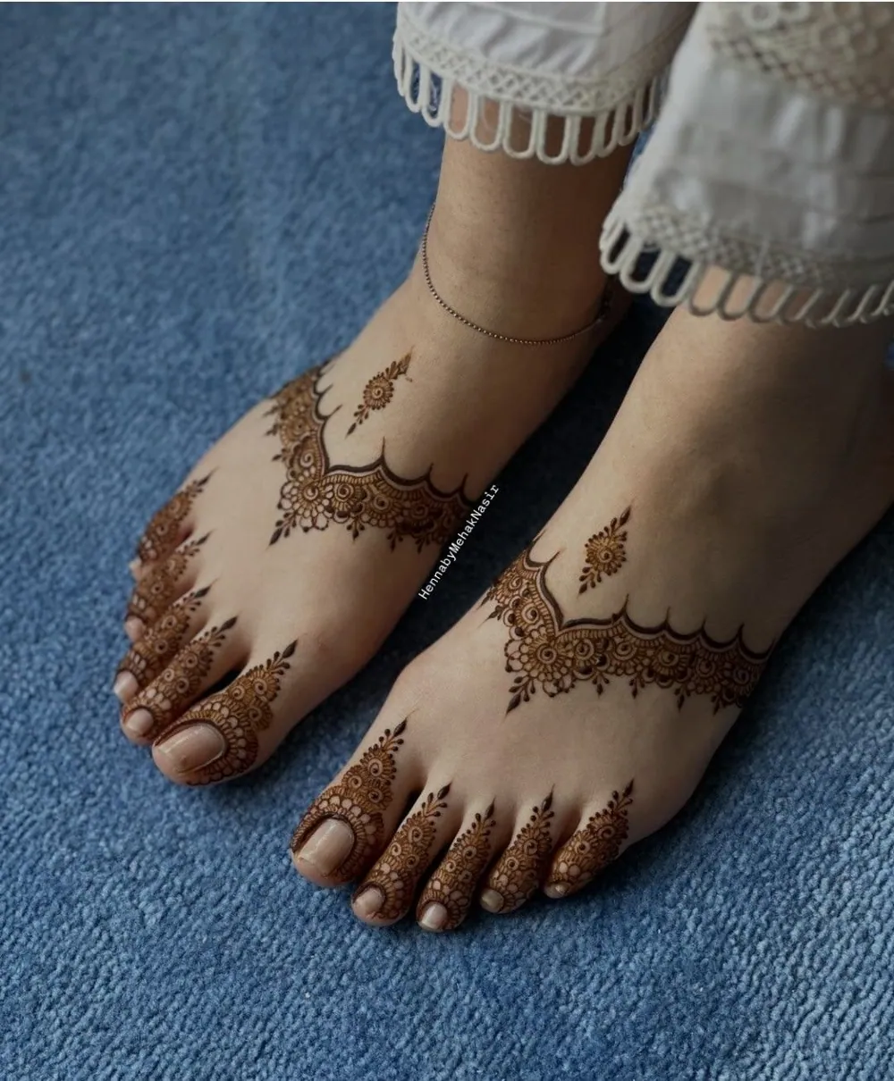Latest Simple Mehndi Design #115