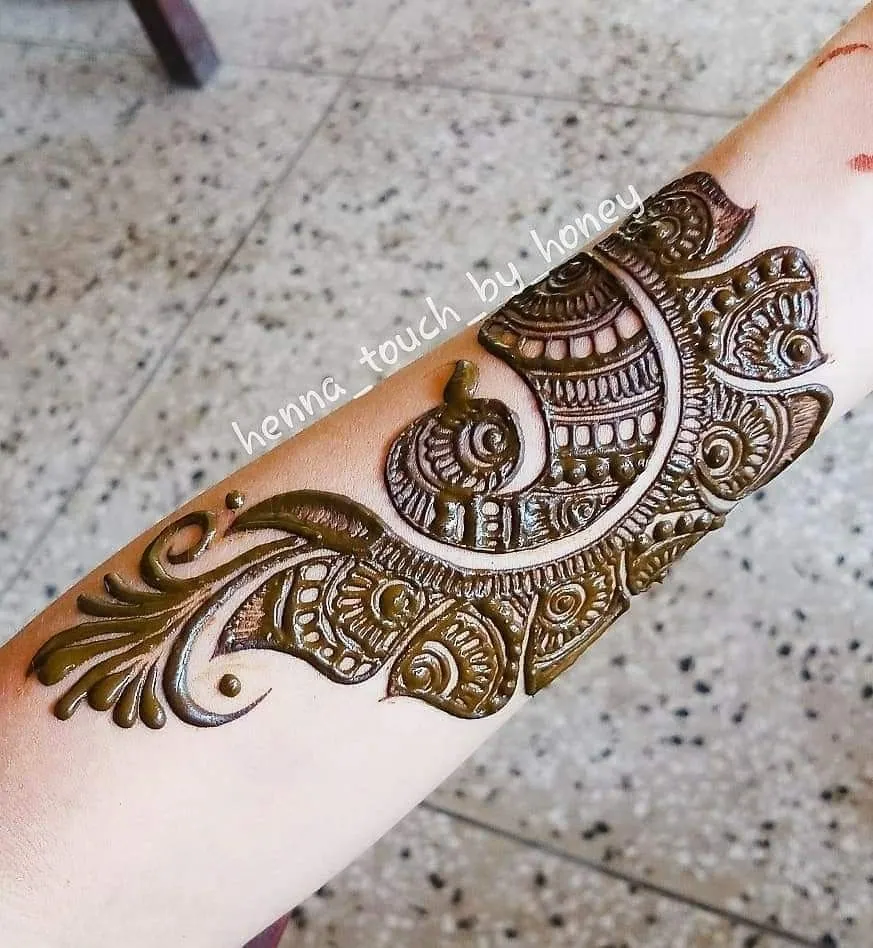 Charming Simple Mehndi Design #129