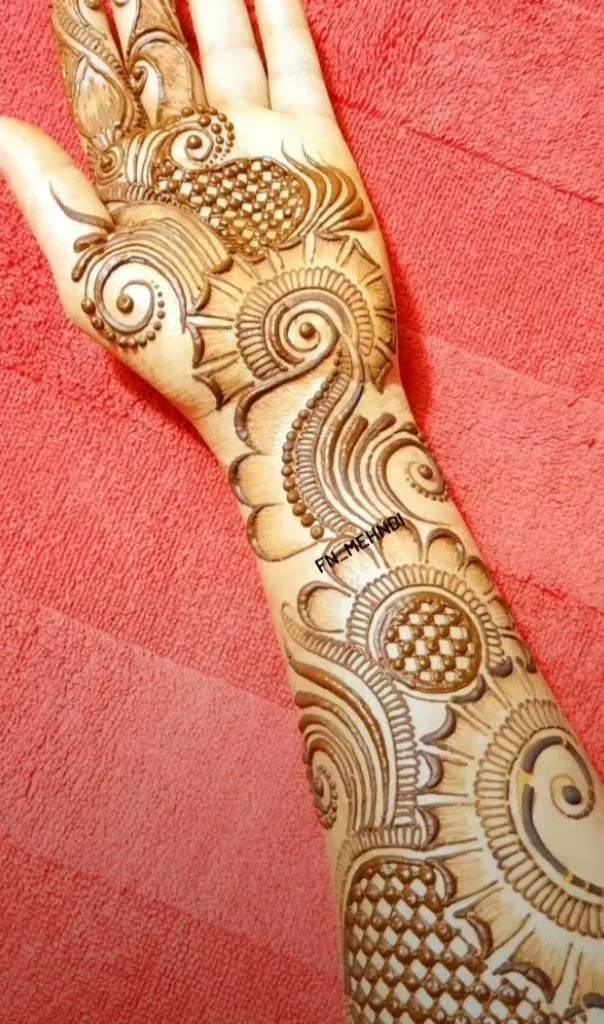 Stylish Simple Mehndi Design #133