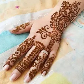 Charming Simple Mehndi Design #149