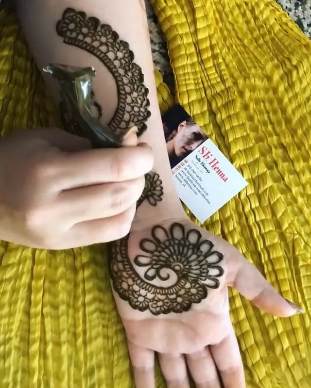 Elegant Simple Mehndi Design #170