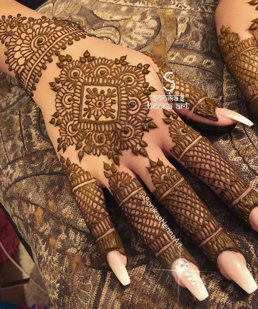 Classic Simple Mehndi Design #172