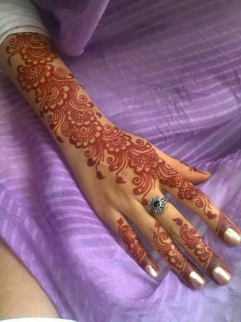 Classic Simple Mehndi Design #202