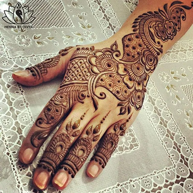 Trendy Simple Mehndi Design #206