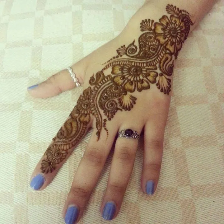 Latest Simple Mehndi Design #215