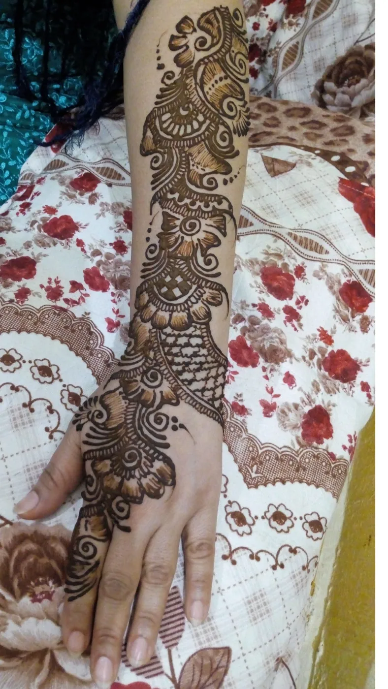 Modern Simple Mehndi Design #221