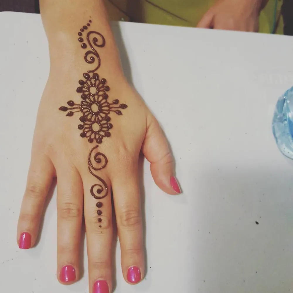 Elegant Simple Mehndi Design #240