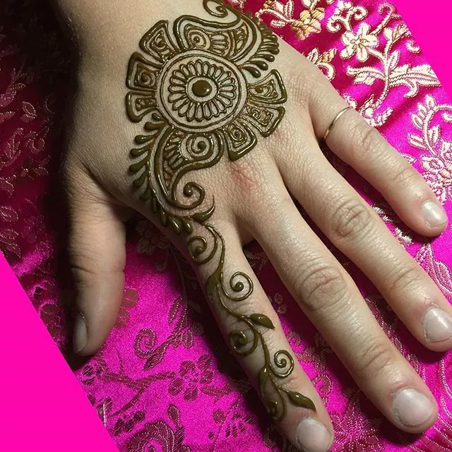 Stylish Simple Mehndi Design #243