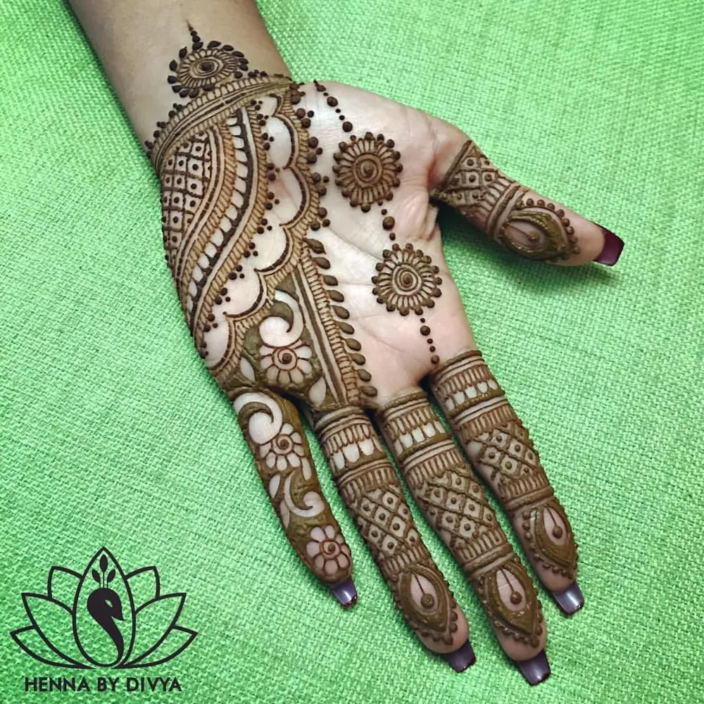 Charming Simple Mehndi Design #249