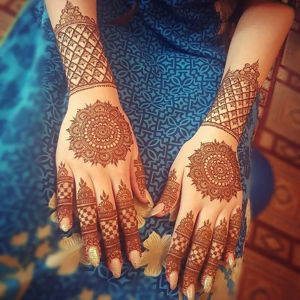 Stylish Simple Mehndi Design #273