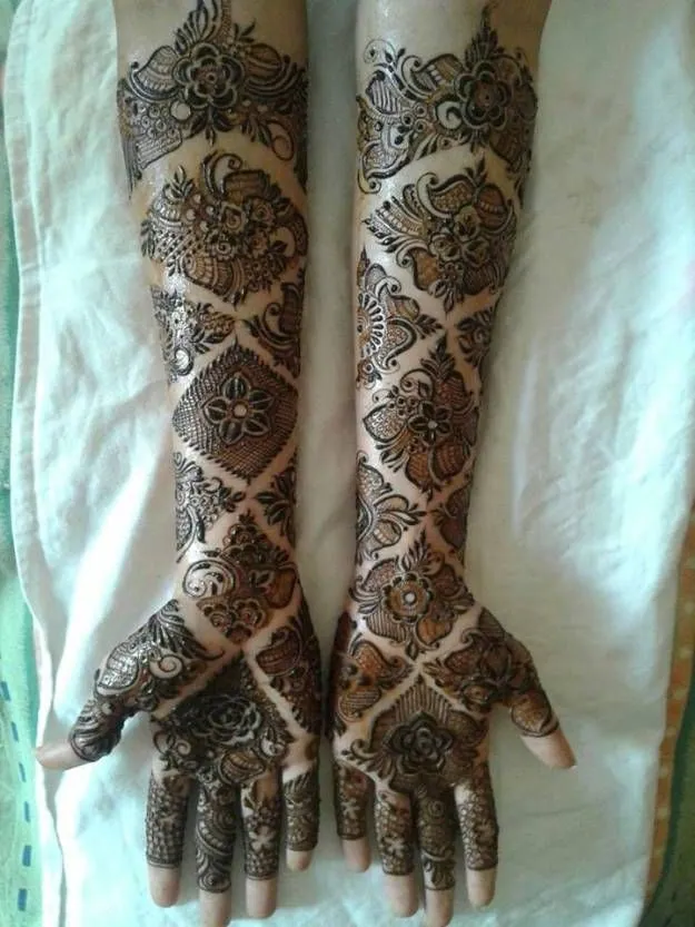 Classic Simple Mehndi Design #282