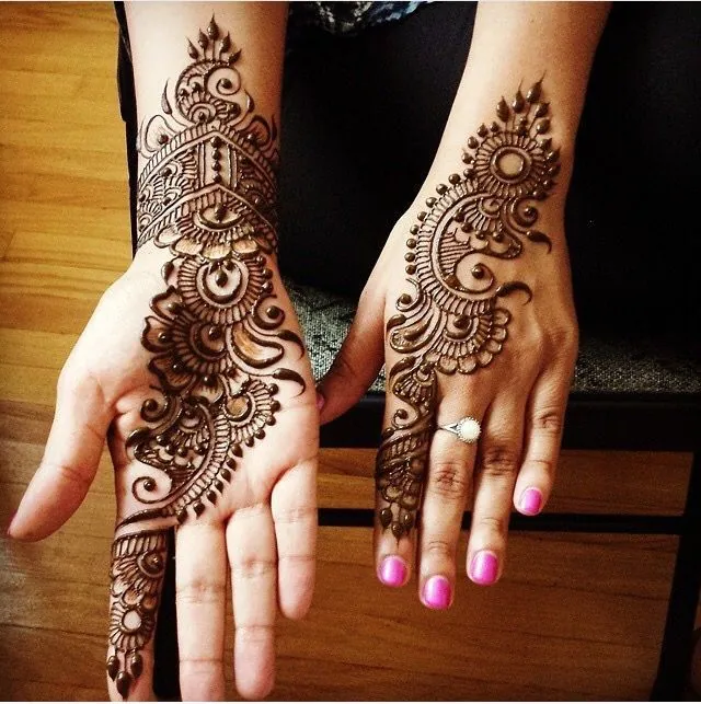 Trendy Simple Mehndi Design #306