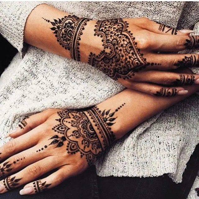 Elegant Simple Mehndi Design #350