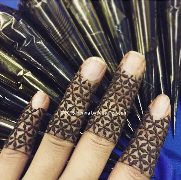 Classic Simple Mehndi Design #352