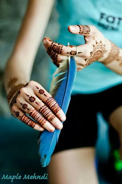 Charming Simple Mehndi Design #359