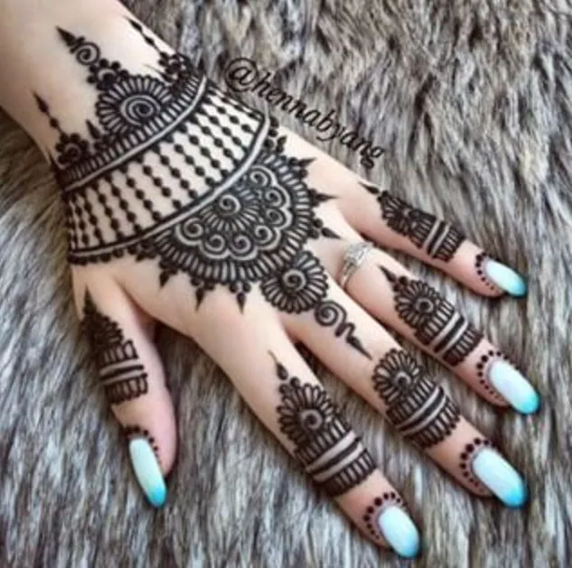 Elegant Simple Mehndi Design #360