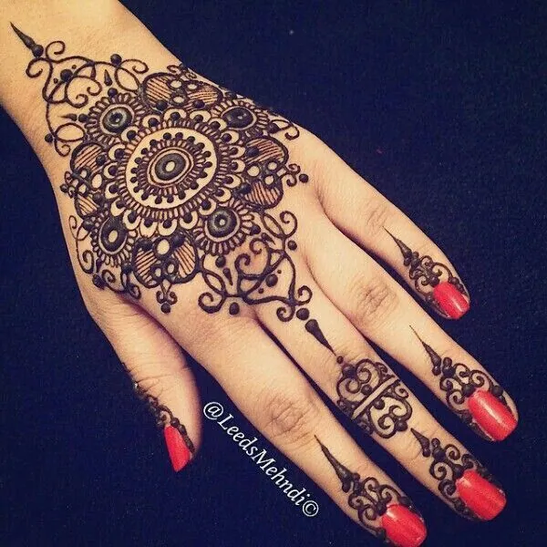 Classic Simple Mehndi Design #362