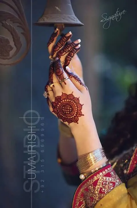 Intricate Simple Mehndi Design #368