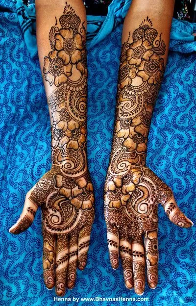 Intricate Simple Mehndi Design #378