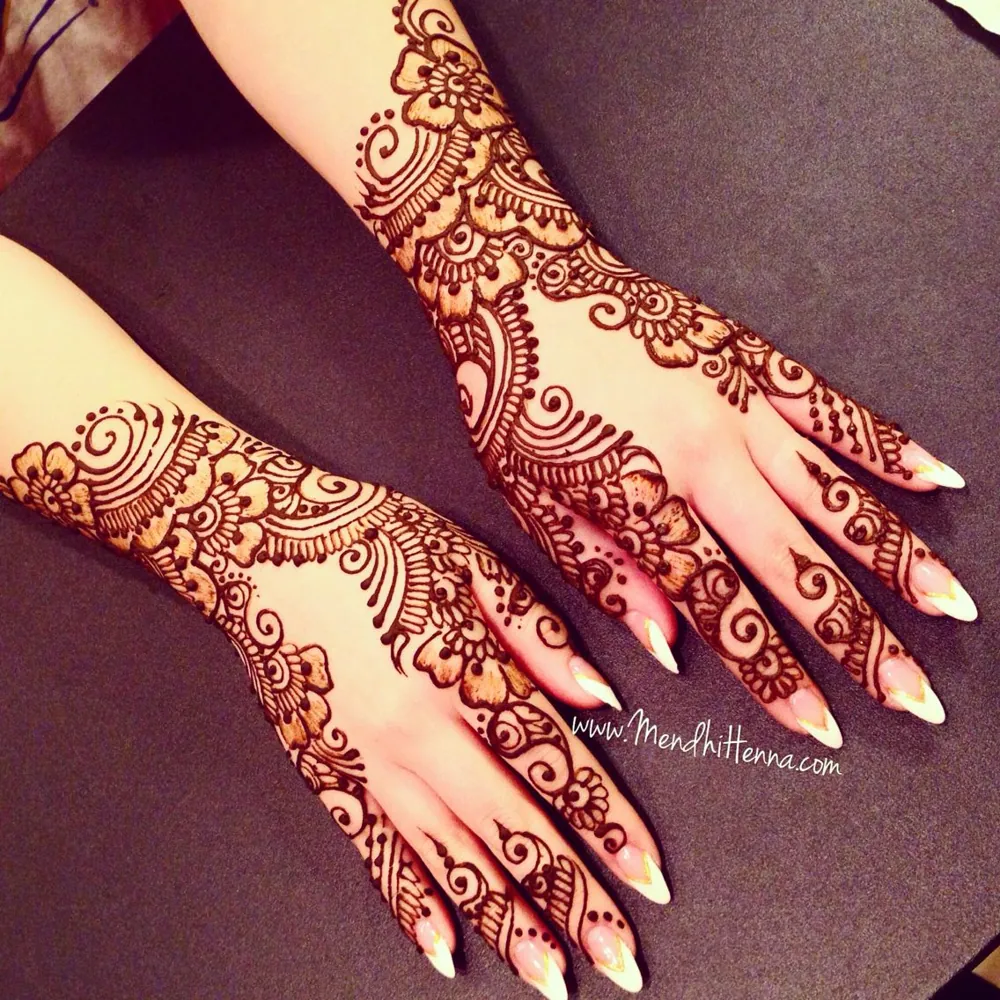Modern Simple Mehndi Design #391