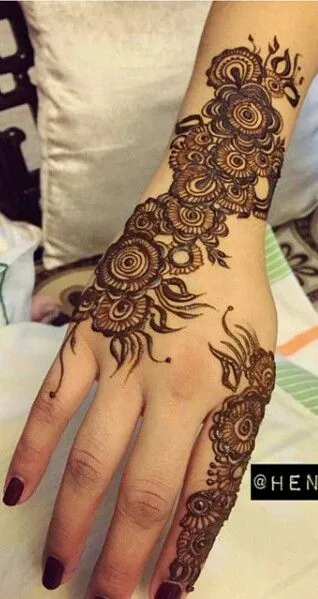 Classic Simple Mehndi Design #392