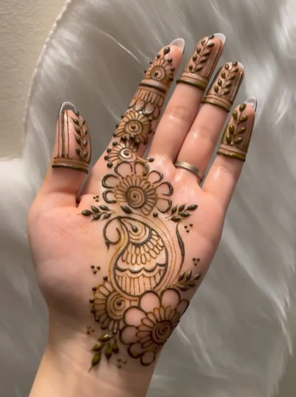 Modern Simple Mehndi Design #41