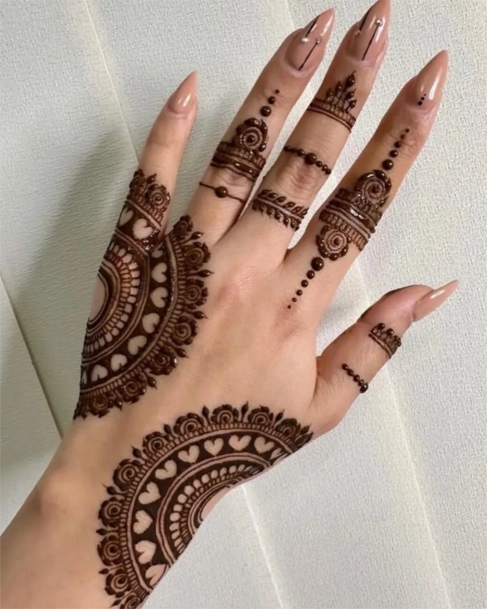 Beautiful Simple Mehndi Design #44