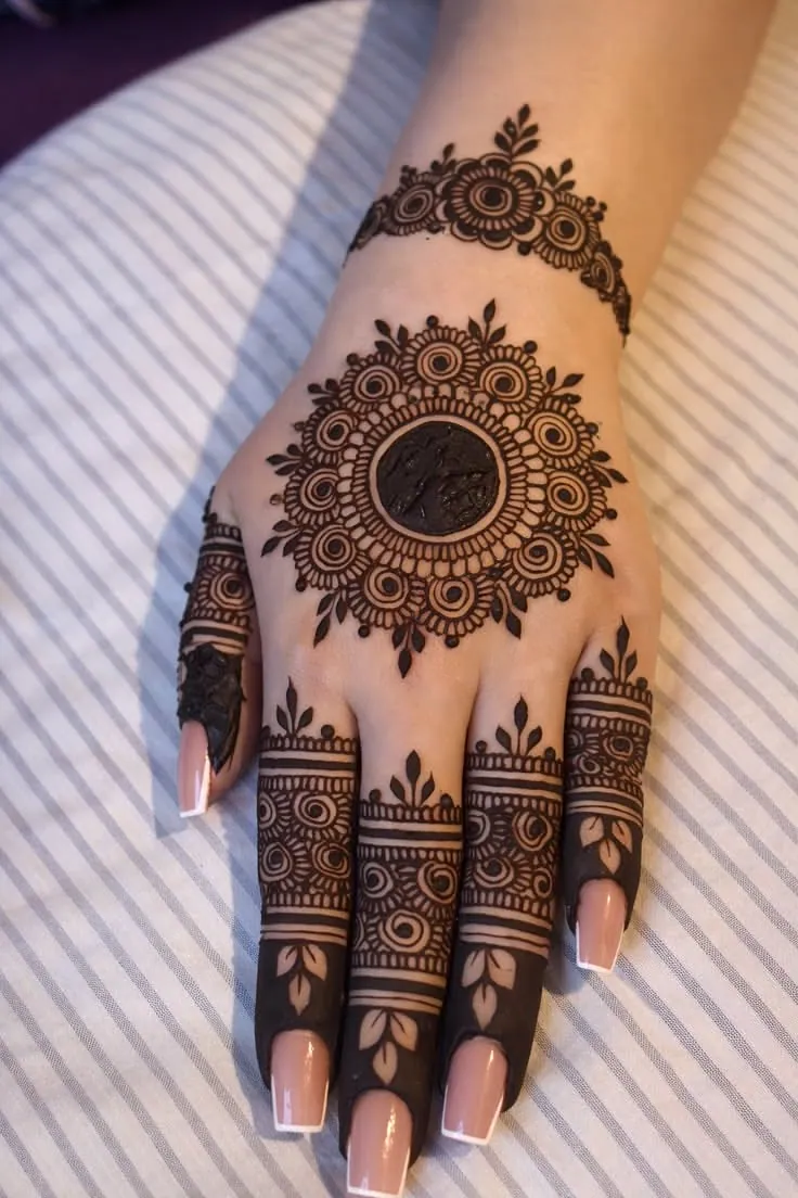 Stylish Simple Mehndi Design #73