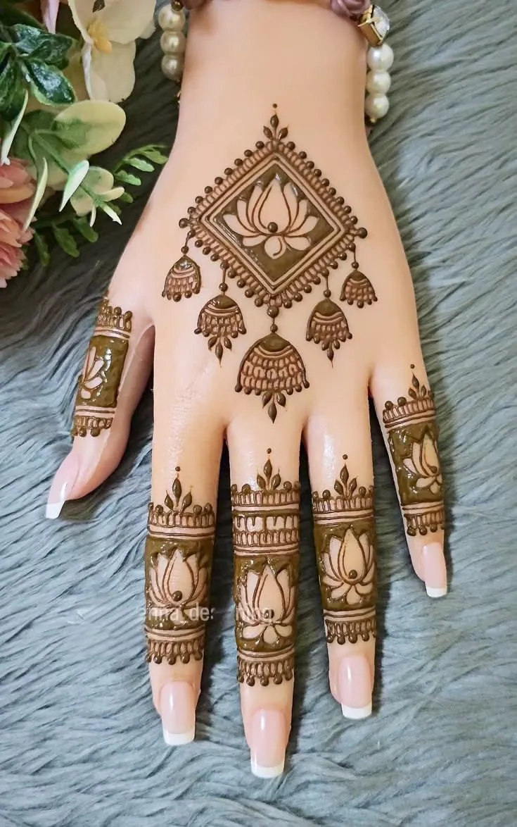 Intricate Simple Mehndi Design #88